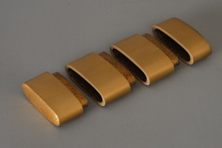 Etui à trois compartiments et inrô 印籠 (boîte à sceaux ou à médicaments) de form… Vente aux encheres – Auction House – Commissaire-priseur – Auctioneer - Boisgirard Antonini – Paris – Nice