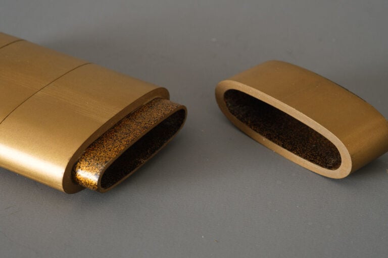 Etui à trois compartiments et inrô 印籠 (boîte à sceaux ou à médicaments) de form… Vente aux encheres – Auction House – Commissaire-priseur – Auctioneer - Boisgirard Antonini – Paris – Nice