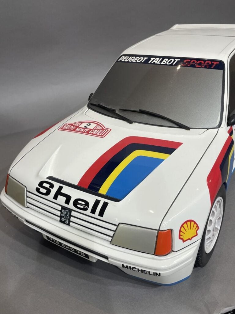 EXCEPTIONNELLE Maquette d'usine Peugeot 205 Turbo 16 évo 1 Gr.B. - Décoration R…