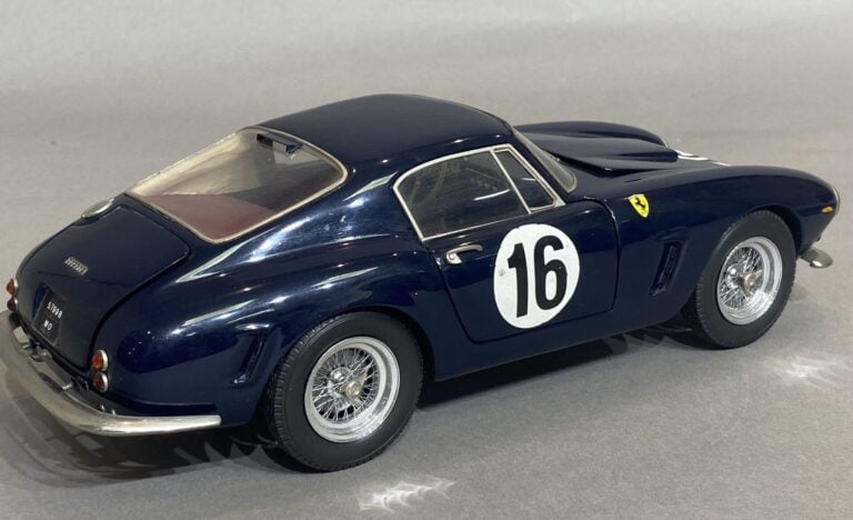 Ferrari 250 SWB Le Mans 1960 - Modèle en résine Carlo Brianza - Echelle 1/14ème…