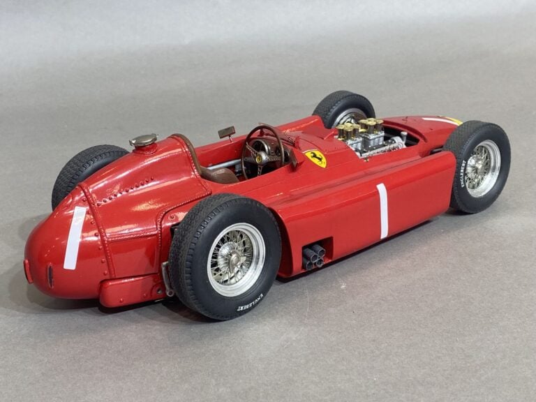 Ferrari Lancia D50 F1 1956 piloté par Juan Manuel Fangio - Modèle en résine et…
