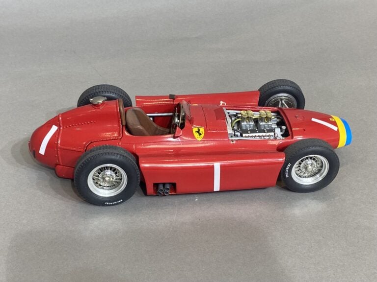 Ferrari Lancia D50 F1 1956 piloté par Juan Manuel Fangio - Modèle en résine et…