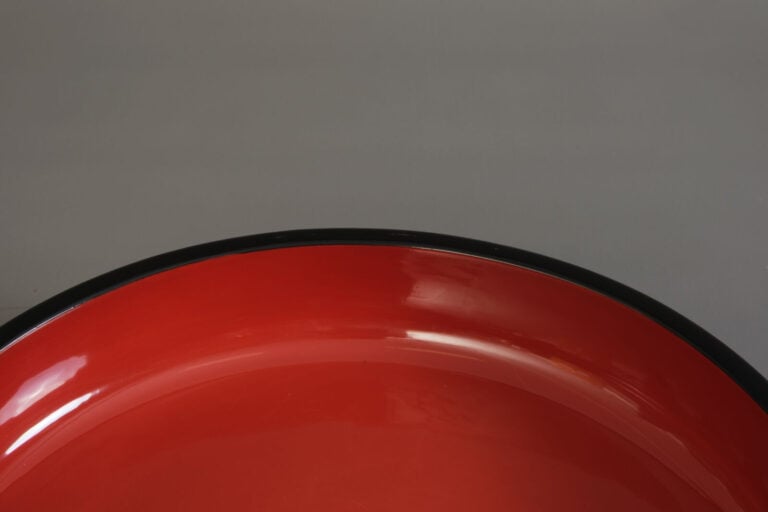Grande boîte à confiseries kashiki 菓子器 laquée, décorée d'un blason 紋 (mon) repr… Vente aux encheres – Auction House – Commissaire-priseur – Auctioneer - Boisgirard Antonini – Paris – Nice