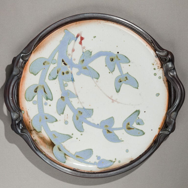 maison de vente aux encheres commissaire-priseur auction house boisgirard antonini Gustave TIFFOCHE (1930-2011) - Plat circulaire en grès émaillé à décors de feui…