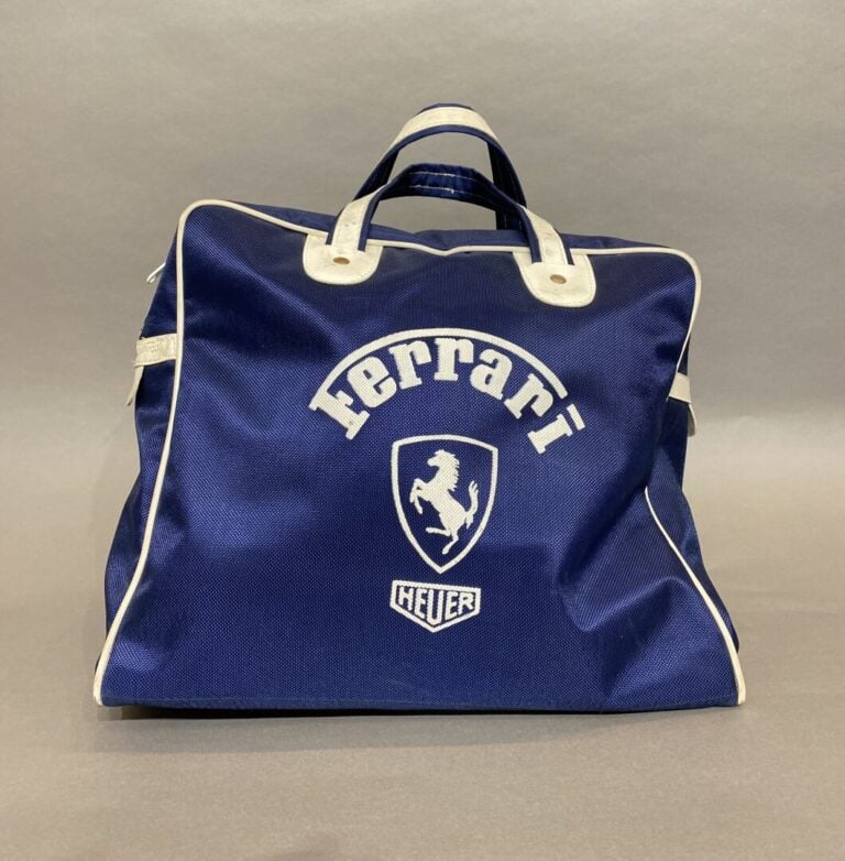 HEUER FERRARI, années 70 - Sac en cuir bleu et blanc