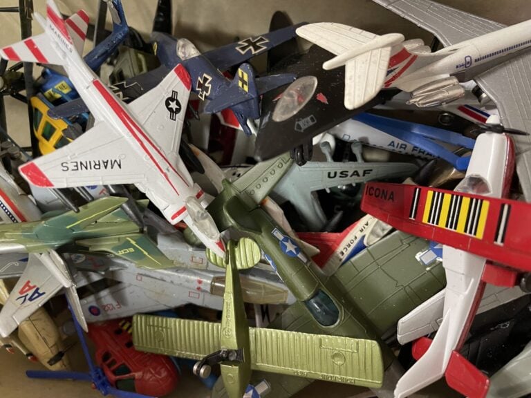 Important lot d'avions miniatures - Années 1980 à 2000