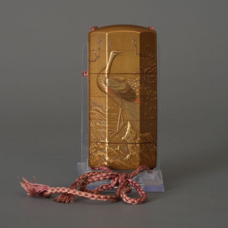 Inrô 印籠 (boîte à sceaux et à médicaments) en laque dorée à cinq compartiments,… Vente aux encheres – Auction House – Commissaire-priseur – Auctioneer - Boisgirard Antonini – Paris – Nice