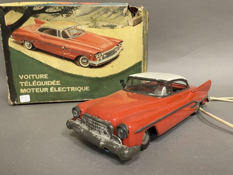 JOUET PUNCH - Voiture américaine téléguidée, moteur électrique - Dans son coffr…