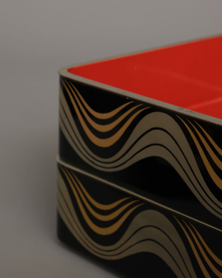 Jûbako 重箱 (boîte bentô) à quatre étages avec deux couvercles, fabriqué en laque… Vente aux encheres – Auction House – Commissaire-priseur – Auctioneer - Boisgirard Antonini – Paris – Nice