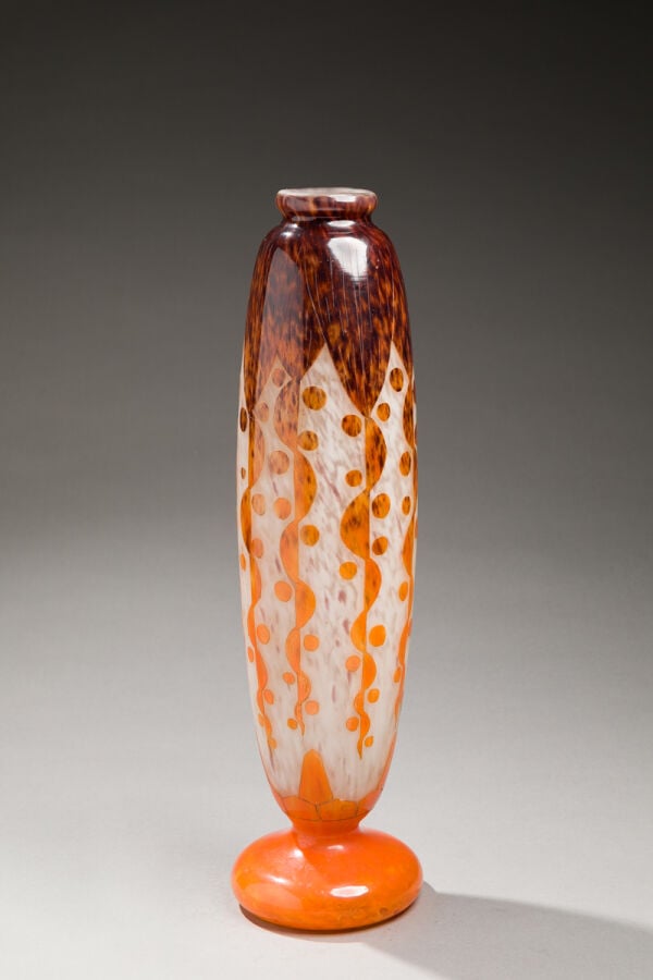 LE VERRE FRANCAIS - Grand vase soliflore à corps ovoïde sur talon circulaire bo… maison de vente aux encheres commissaire-priseur auction house boisgirard antonini