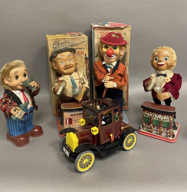 Lot de 5 automates (made in Japan) - 2 avec leur boîte d'origine