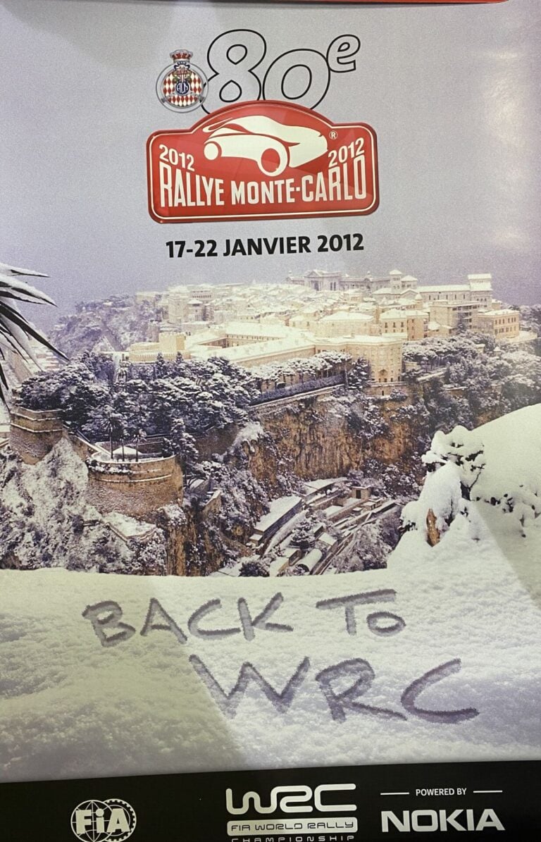 Lot Rallye Monte Carlo comprenant : - - 5 plaques souvenir Rallye Monte Carlo 2…
