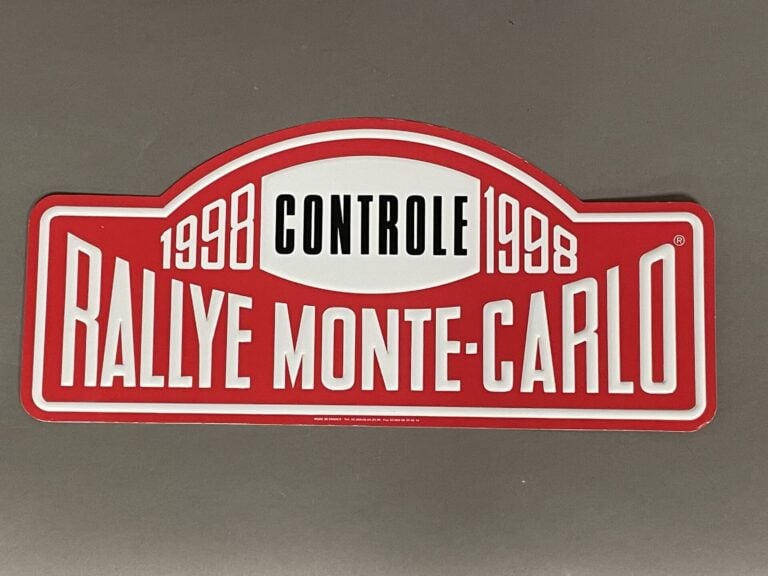 Lot Rallye Monte Carlo comprenant : - - des plaques souvenirs Rallye Monte Carl…