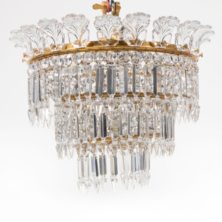 Maison BACCARAT - Lustre à sept lumières modèle « Cascades » à armature en bron… maison de vente aux encheres commissaire-priseur auction house boisgirard antonini