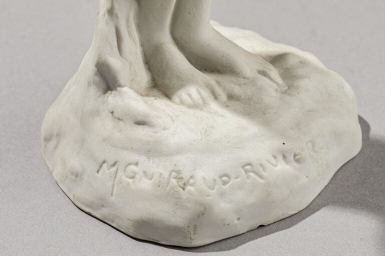 Maurice GUIRAUD-RIVIERE (1881-1947) - Sculpture en biscuit figurant une élégant… maison de vente aux encheres commissaire-priseur auction house boisgirard antonini