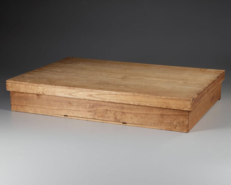 Paire d'hirobuta 広 蓋 (plateaux de présentation) laqués à décor de grues au mili… Vente aux encheres – Auction House – Commissaire-priseur – Auctioneer - Boisgirard Antonini – Paris – Nice
