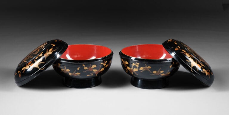 Paire de jikirô 食 籠 (récipients pour nourriture cérémonielle) laqués à décor de… Vente aux encheres – Auction House – Commissaire-priseur – Auctioneer - Boisgirard Antonini – Paris – Nice