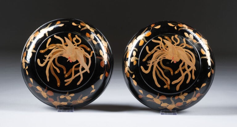 Paire de jikirô 食 籠 (récipients pour nourriture cérémonielle) laqués à décor de… Vente aux encheres – Auction House – Commissaire-priseur – Auctioneer - Boisgirard Antonini – Paris – Nice