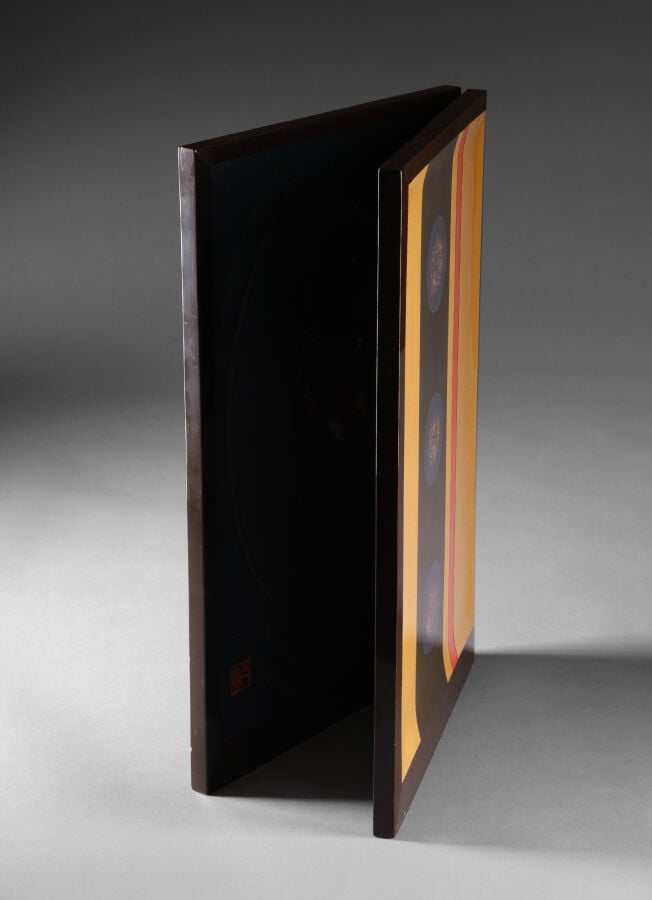 Paravent à deux panneaux laqué de couleur sombre (byôbu 屏風) réalisé par Mashiya… Vente aux encheres – Auction House – Commissaire-priseur – Auctioneer - Boisgirard Antonini – Paris – Nice