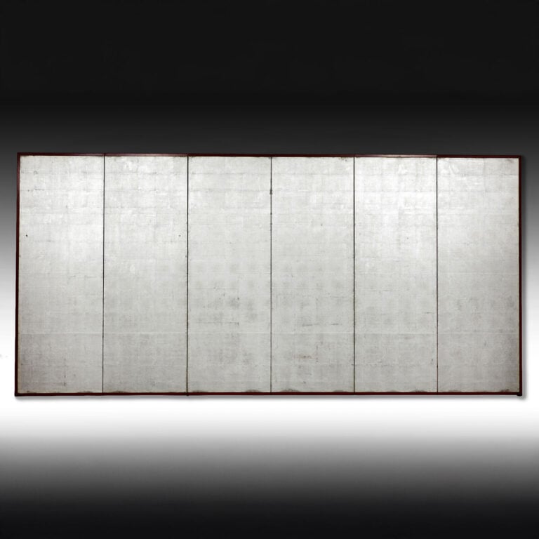 Paravent à six panneaux en feuille d'argent oxydée (ginpaku). - Les panneaux so… Vente aux encheres – Auction House – Commissaire-priseur – Auctioneer - Boisgirard Antonini – Paris – Nice