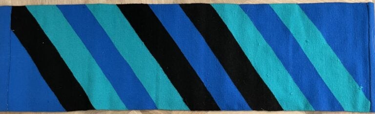 Parpoulova - Tapisserie en laine noire et motifs rayés bleu et turquoise - 170… maison de vente aux encheres commissaire-priseur auction house boisgirard antonini