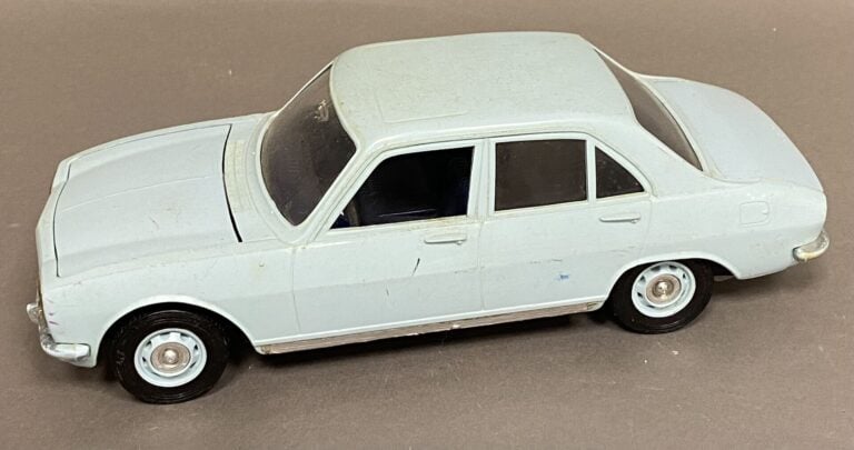 Peugeot 504 Meccano Triang 33
