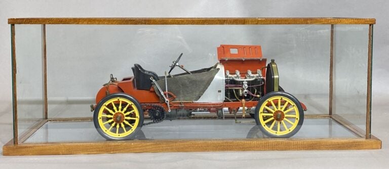Pocher 1/8ème Fiat 130 HP F-2 Racer 1907 - Montage professionnel - Dans sa vitr…
