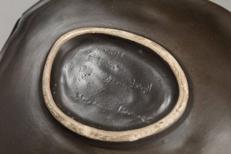 Pol CHAMBOST (1906-1983) - Coquille formant vide-poches en faience émaillée - S… maison de vente aux encheres commissaire-priseur auction house boisgirard antonini