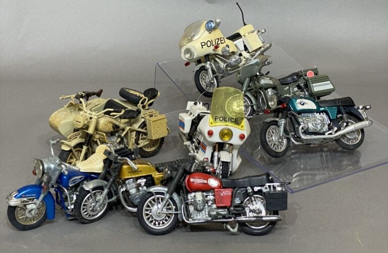 POLISTIL - Important lot de motos diverses