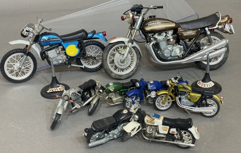POLISTIL - Important lot de motos diverses