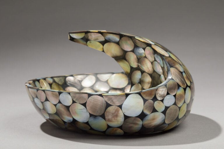 Ray & Youri AUGUSTI (XXème) - Coupe formant vide-poches en bois recouvert de pa… maison de vente aux encheres commissaire-priseur auction house boisgirard antonini