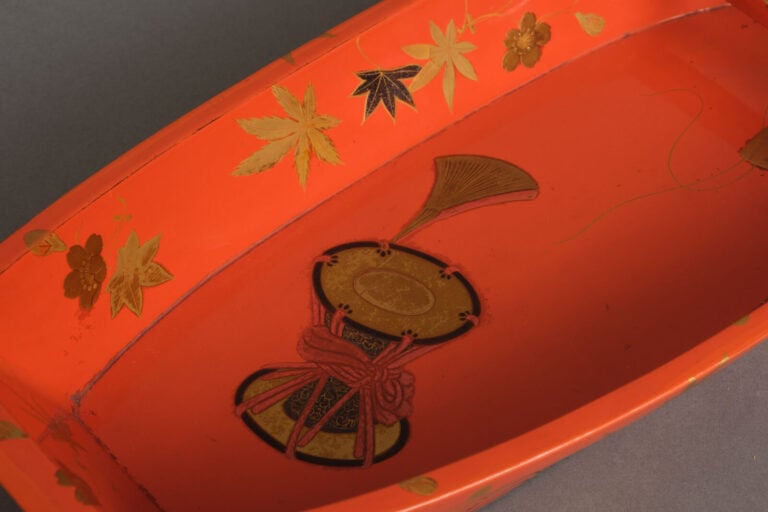 Récipient en laque Wajima 輪島塗り destiné aux compositions florales ikebana en for…