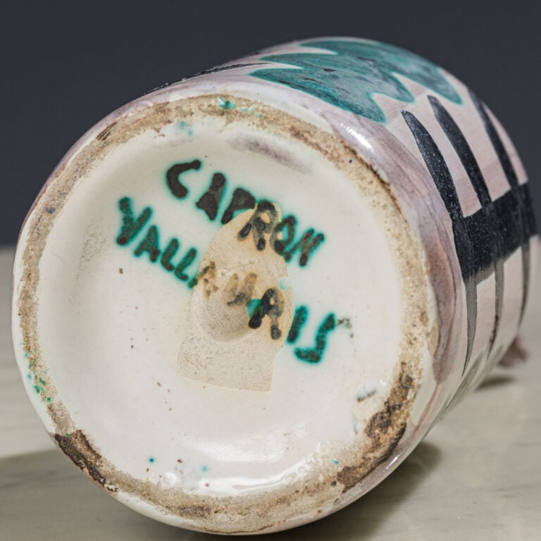 Roger CAPRON (1922-2006) à VALLAURIS - Bouteille bilobée communément dit "à une… maison de vente aux encheres commissaire-priseur auction house boisgirard antonini