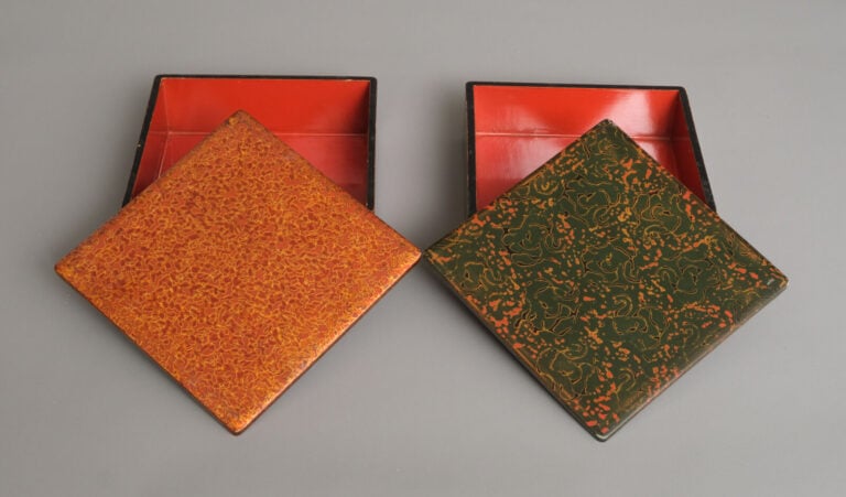 Sage'jûbako 提げ重箱 (coffret de pique-nique portable) à quatre étages laqué Tsugar…