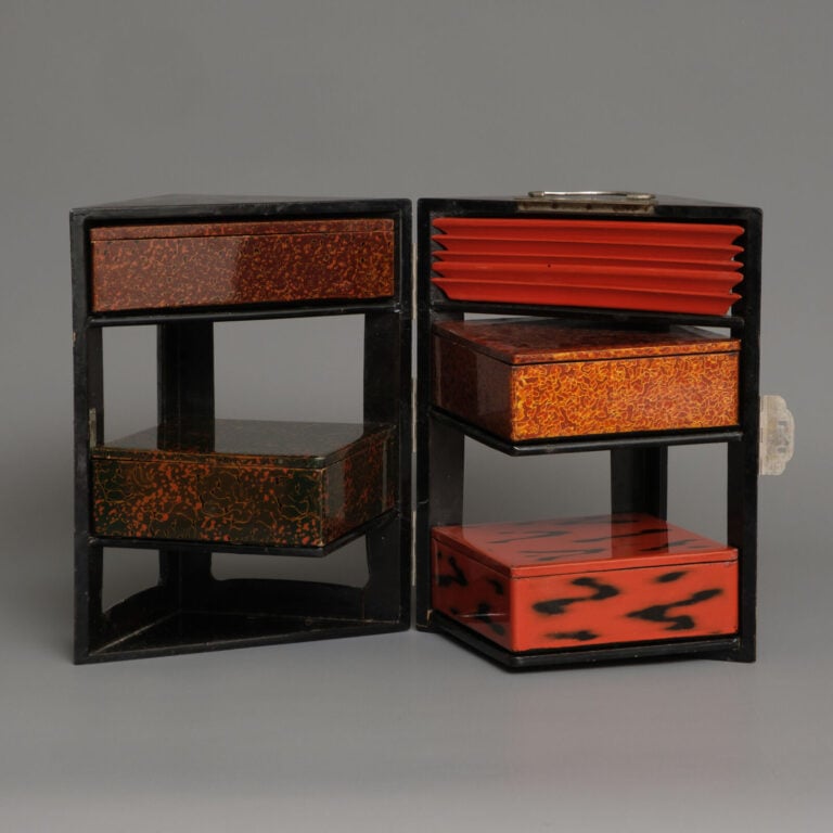 Sage'jûbako 提げ重箱 (coffret de pique-nique portable) à quatre étages laqué Tsugar…