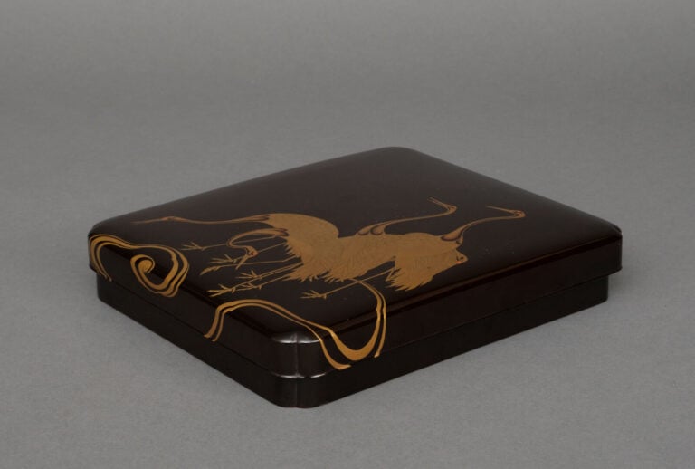 Suzuri'bako 硯箱 (boîte à écriture) en laque de forme rectangulaire aux coins lob…
