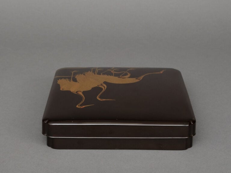 Suzuri'bako 硯箱 (boîte à écriture) en laque de forme rectangulaire aux coins lob…