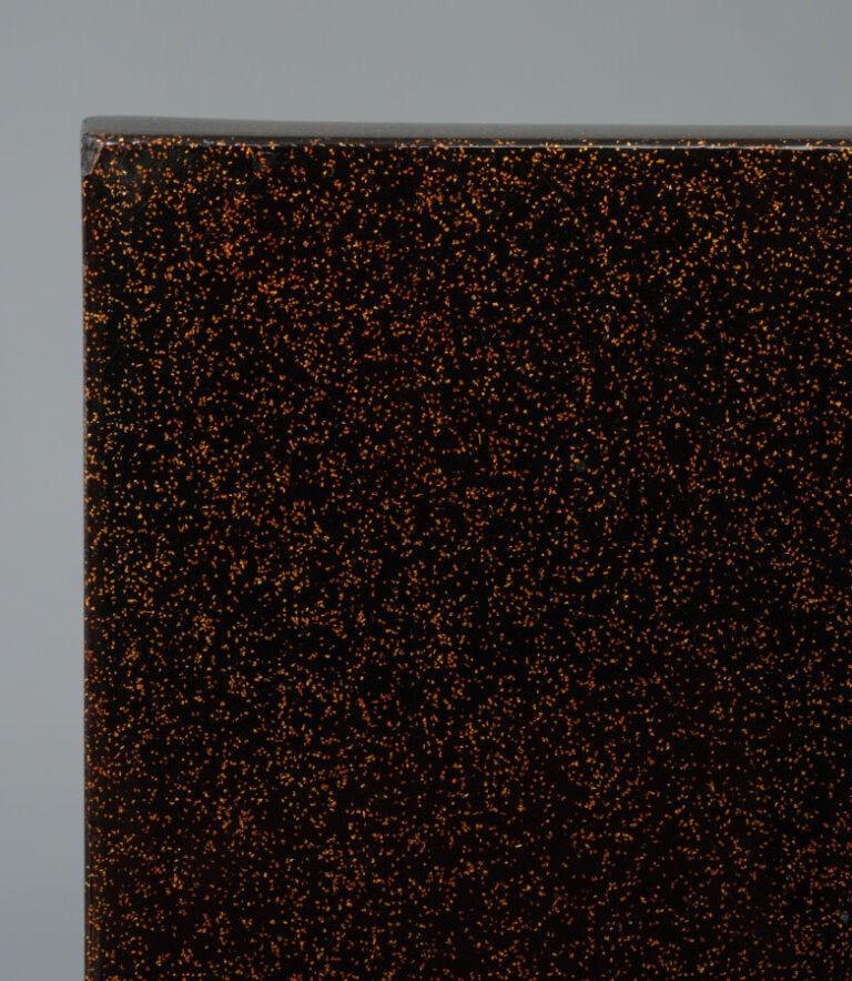 Suzuribako 硯 箱 (boîte à écrire ) laquée de forme rectangulaire à décor d'un cou… Vente aux encheres – Auction House – Commissaire-priseur – Auctioneer - Boisgirard Antonini – Paris – Nice
