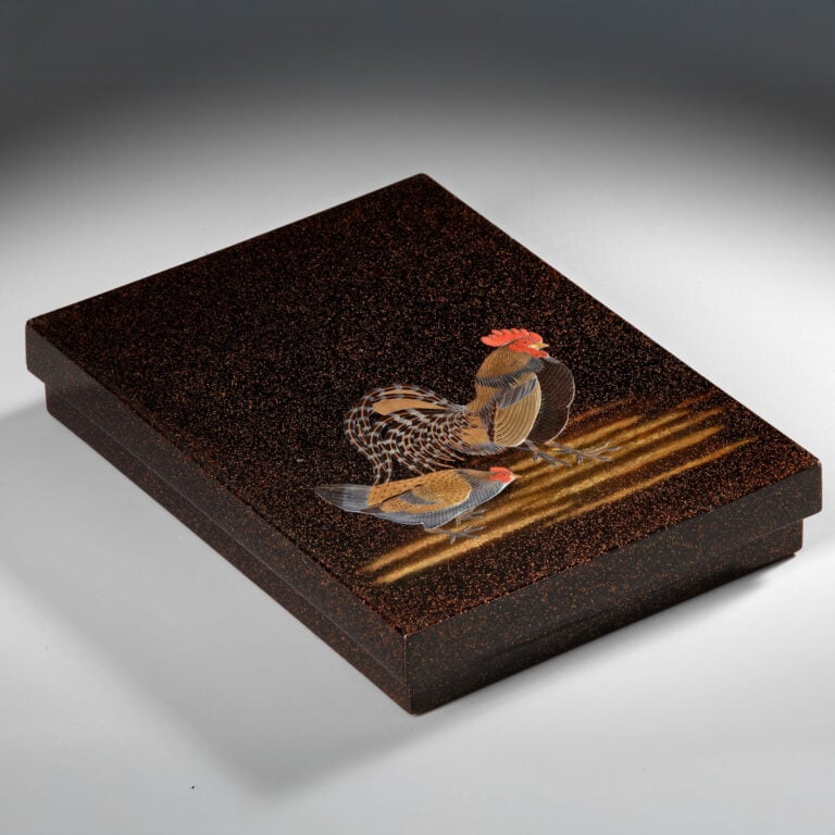 Suzuribako 硯 箱 (boîte à écrire ) laquée de forme rectangulaire à décor d'un cou… Vente aux encheres – Auction House – Commissaire-priseur – Auctioneer - Boisgirard Antonini – Paris – Nice