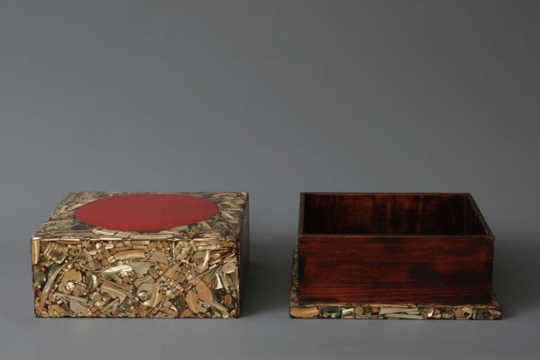Tebako 手箱 (boîte pour accessoires personnels) attribuée à l'artiste laqueur Koj… Vente aux encheres – Auction House – Commissaire-priseur – Auctioneer - Boisgirard Antonini – Paris – Nice