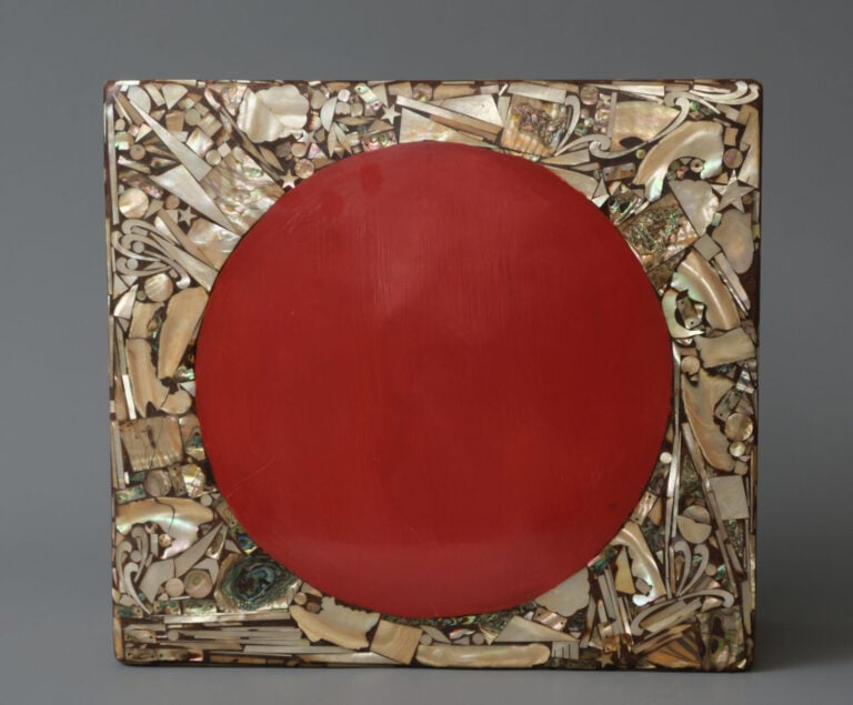 Tebako 手箱 (boîte pour accessoires personnels) attribuée à l'artiste laqueur Koj… Vente aux encheres – Auction House – Commissaire-priseur – Auctioneer - Boisgirard Antonini – Paris – Nice