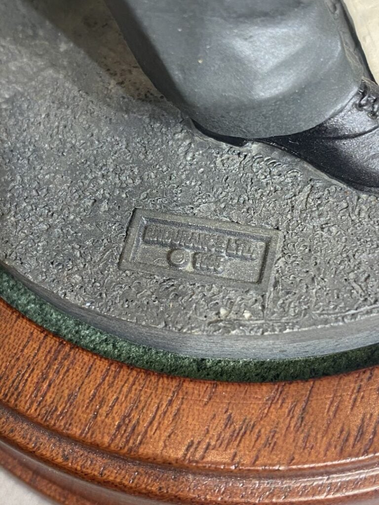 The Art of Sport - Enzo Ferrari en résine échelle 1/8ème - Edition limitée