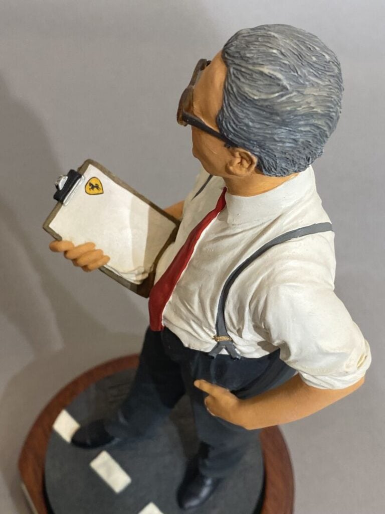 The Art of Sport - Enzo Ferrari en résine échelle 1/8ème - Edition limitée