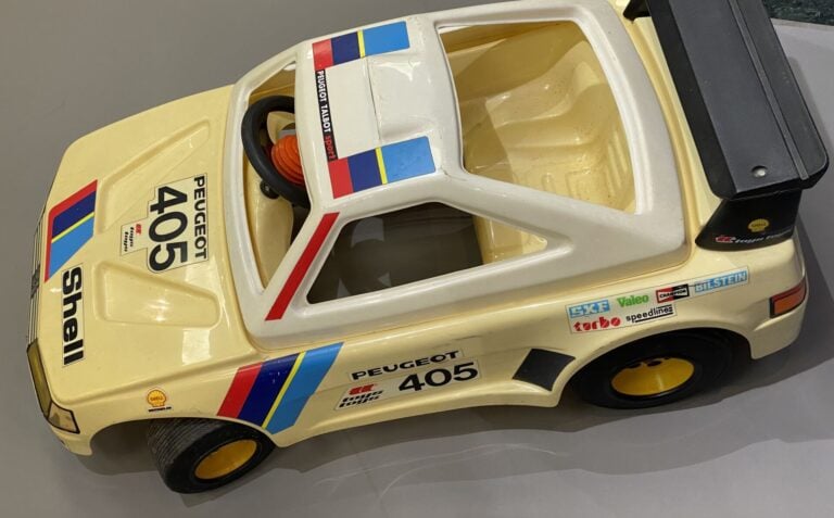 TOYS TOYS - Peugeot 405 T16, voiture à pédale Toys Toys, fin des années 80 - Ra…