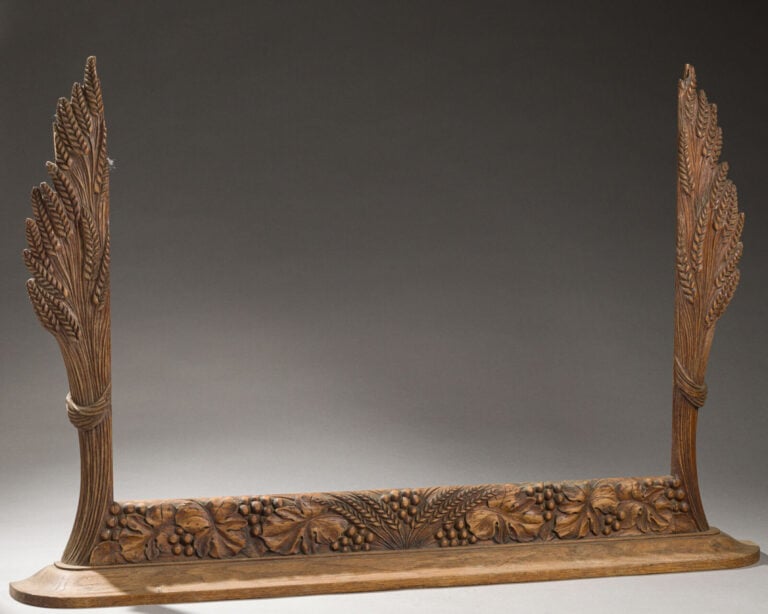 Travail 1900 - Écran de cheminée en chêne à décor sculpté d'épis de blé - H : 6… maison de vente aux encheres commissaire-priseur auction house boisgirard antonini