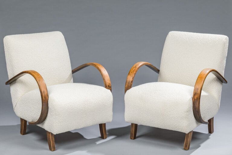 Travail des ANNEES 1950 - Paire de fauteuils bas, accotoirs à enroulement en bo… maison de vente aux encheres commissaire-priseur auction house boisgirard antonini