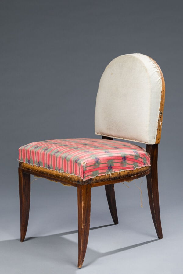 Travail FRANÇAIS 1930 - Chaise en a dossier arrondi reposant sur des pieds galb… maison de vente aux encheres commissaire-priseur auction house boisgirard antonini