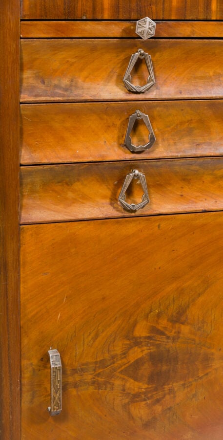 Travail FRANÇAIS 1930 - Vitrine de présentation à caisson cubique en deux parti… maison de vente aux encheres commissaire-priseur auction house boisgirard antonini