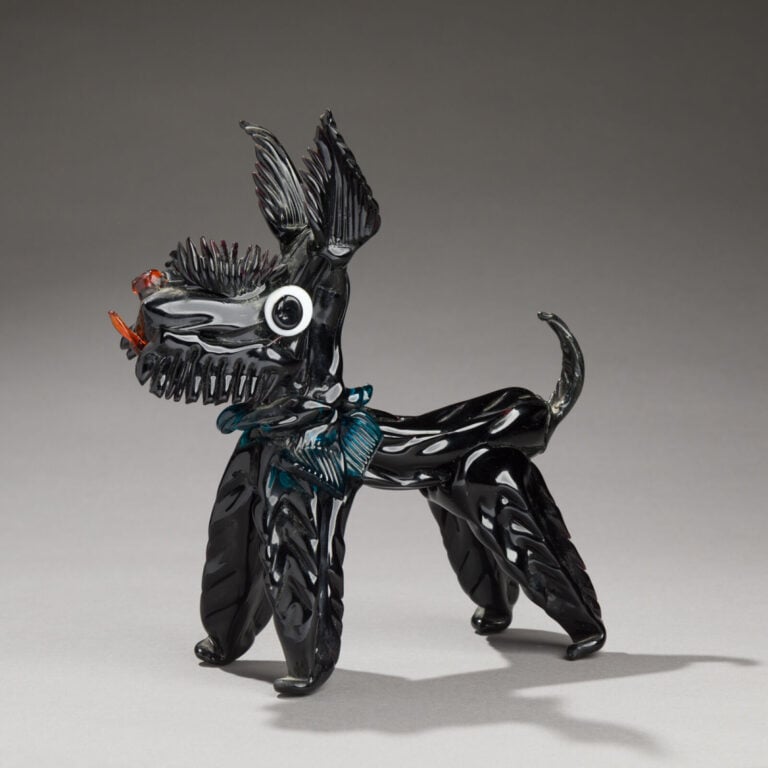 Travail ITALIEN de MURANO - Sculpture en verre soufflé noir et rouge figurant u… maison de vente aux encheres commissaire-priseur auction house boisgirard antonini