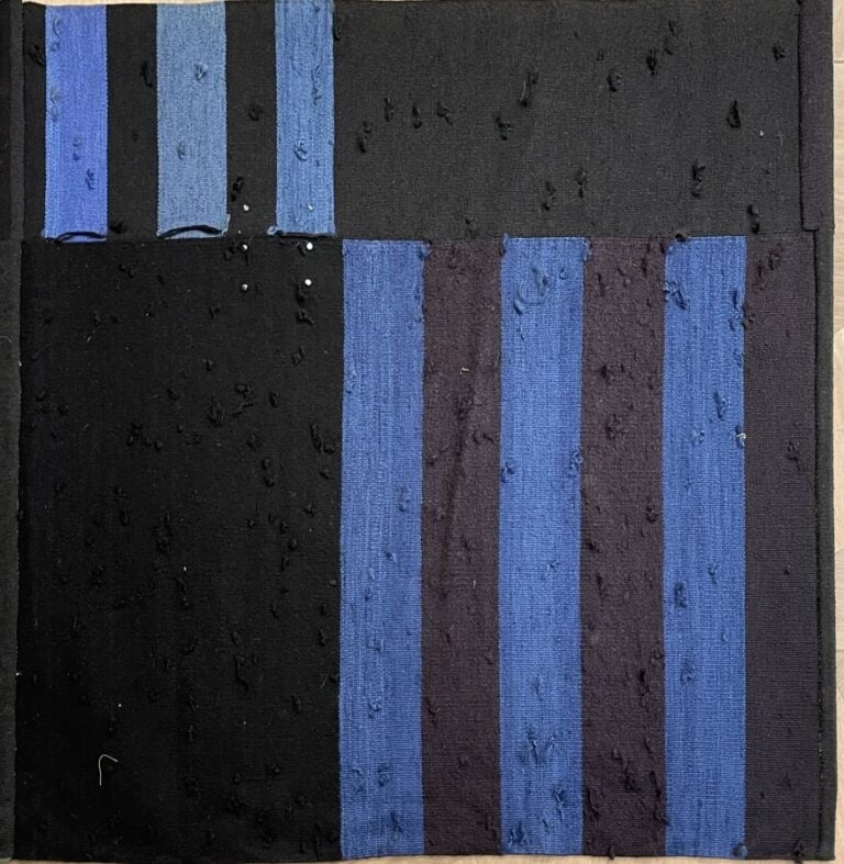 Travail MODERNE - Suite de deux tapisseries à décor géométrique bleu, bleu mari… maison de vente aux encheres commissaire-priseur auction house boisgirard antonini